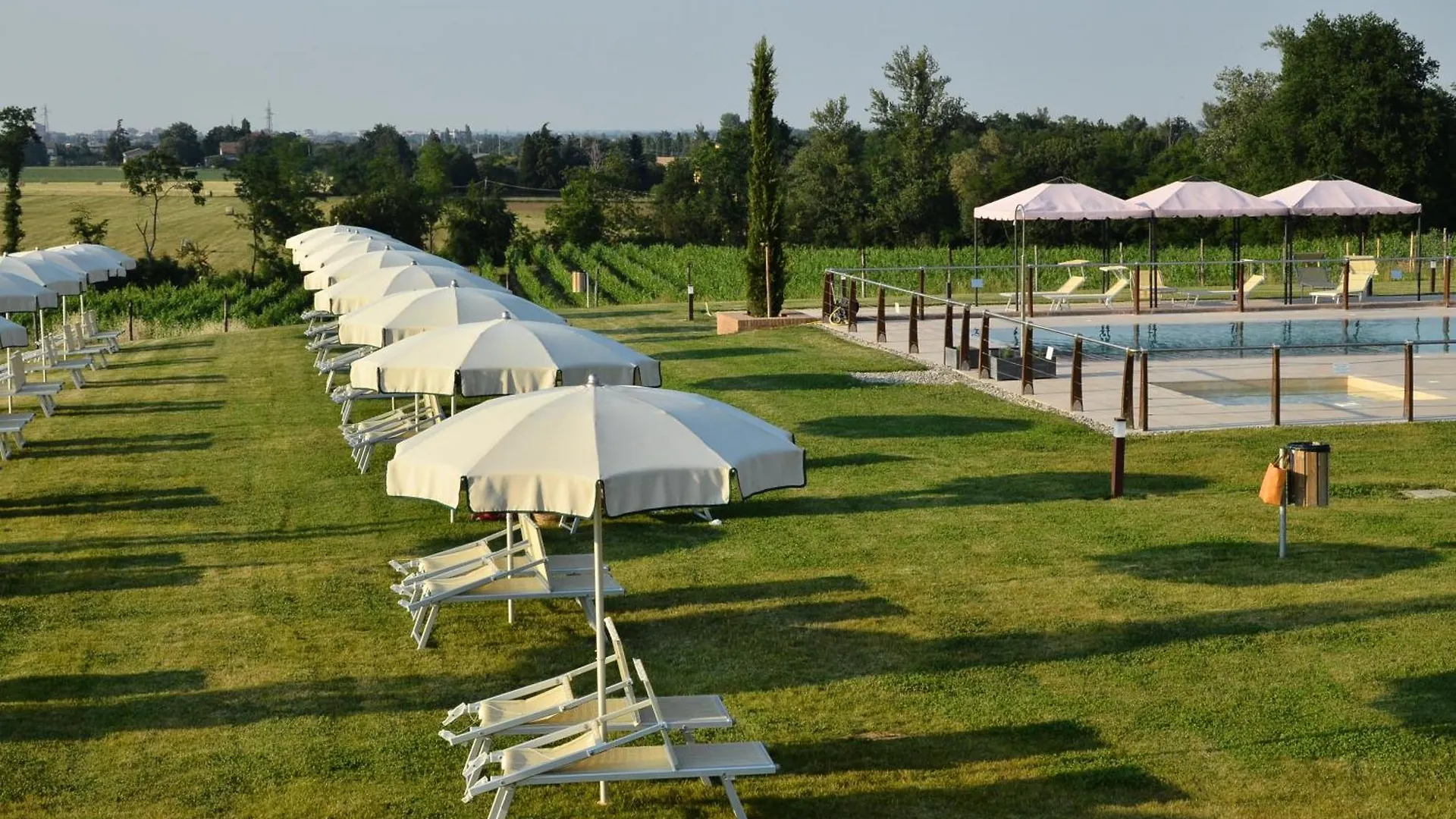 Farm stay Agriturismo La Razza Villa Canali Italy